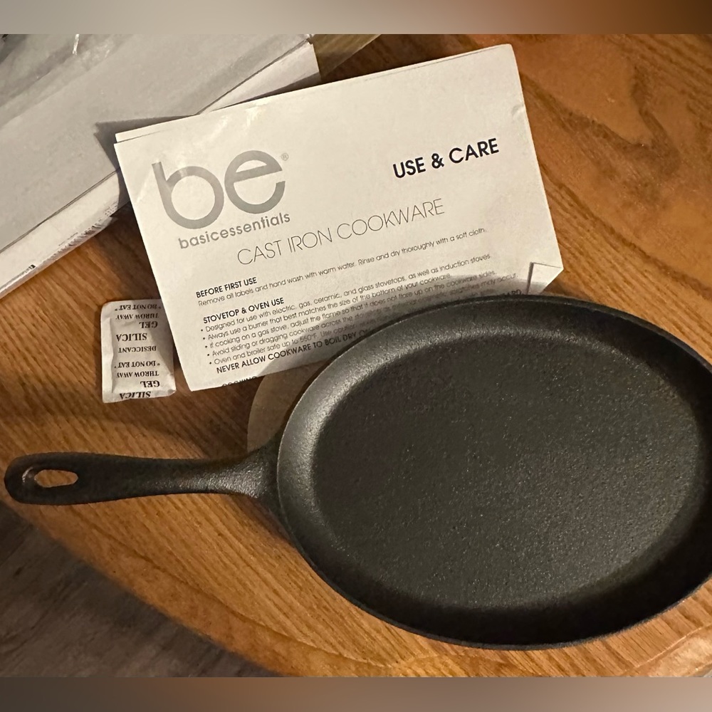 NIB Basic Essentials 2-piece oval fajita set